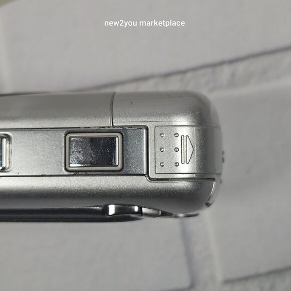 Nikon Coolpix 3500 Silver Digital Camera With Rotating Lens E3500 - UNTESTED - Picture 11 of 13